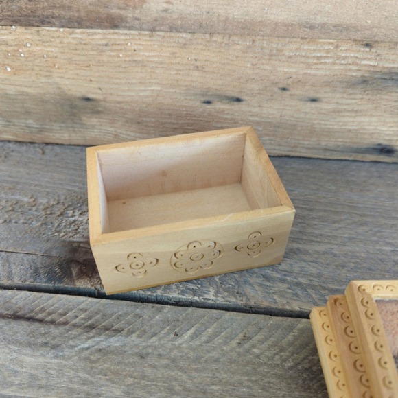 Vintage Set of Five Rajasthan Wood and Glass Coasters - Picture 8 of 11